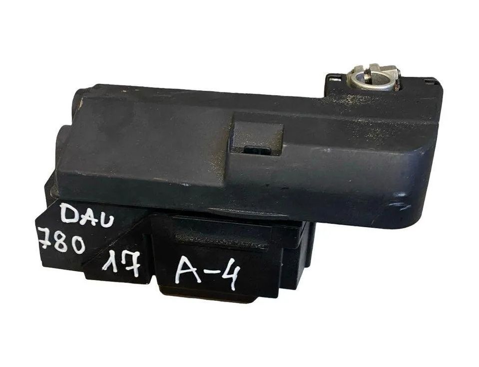 AUDI A6 C7/4G (2010-2020) Strömfördelningslåda 8W0915459E 31330909