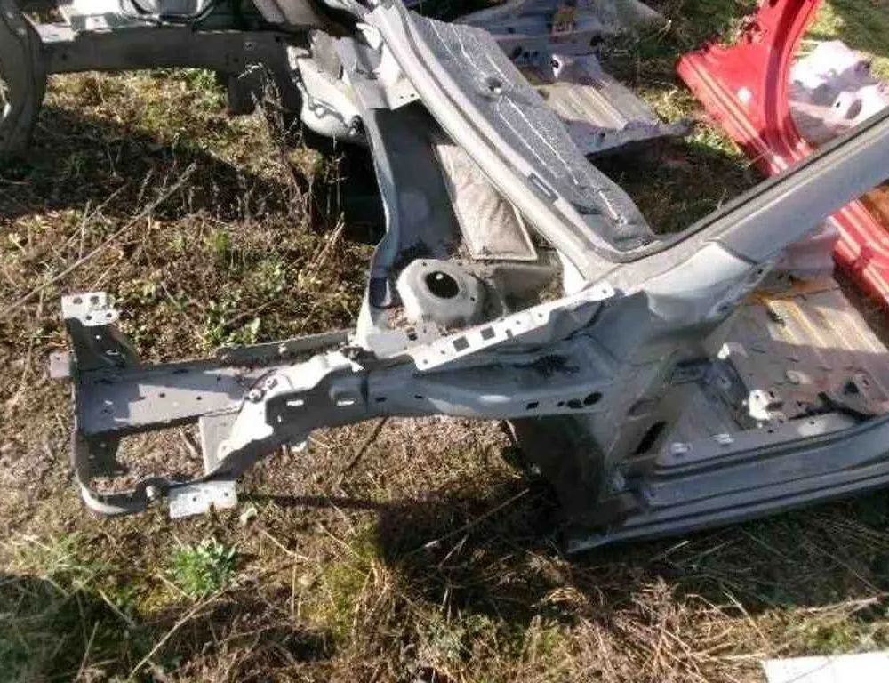 PEUGEOT 208 Peugeot 208 (2012-2015) Främre vänstra kvarten 32482597