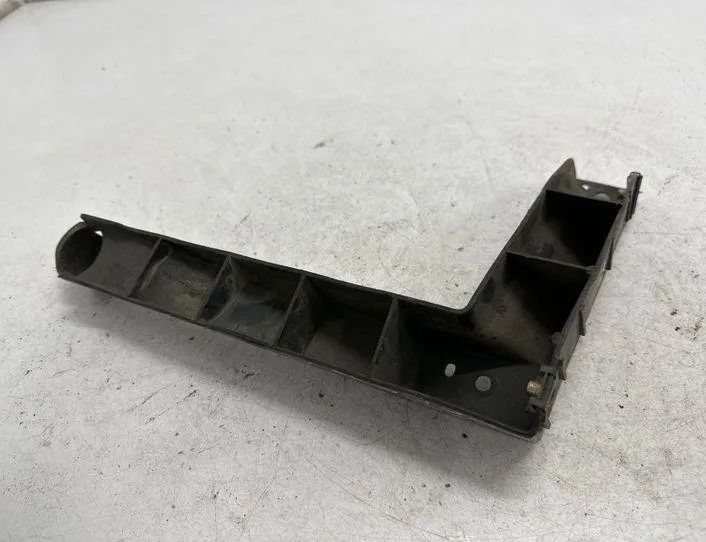 VOLKSWAGEN Touareg 1 generation (2002-2010) Bakre vänster stötfångarfäste 7L6807861 22176025