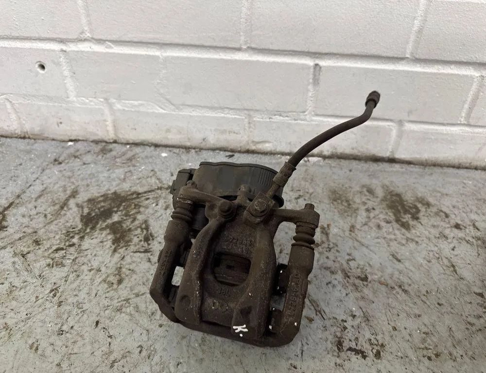 MERCEDES-BENZ A-Class W177 (2018-2024) Bromsok vänster bak A2474230398 30880003