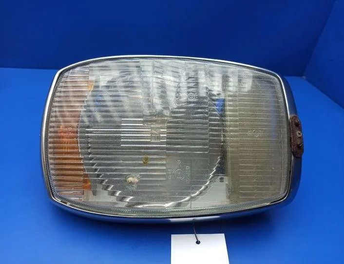 MERCEDES-BENZ W115 1 generation (1968-1976) Fram höger strålkastare 0301854101 21203973