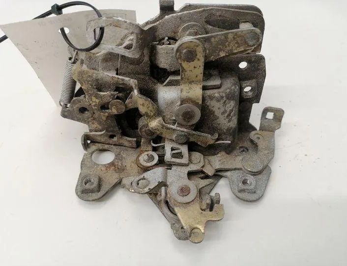 MERCEDES-BENZ W124 1 generation (1984-1994) Bakre höger dörrlås W123 21222247