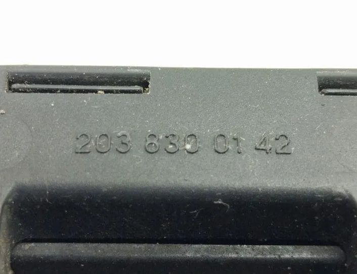 MERCEDES-BENZ C-Class W203/S203/CL203 (2000-2008) Kroppsventilationsgaller 2038300142 21224992