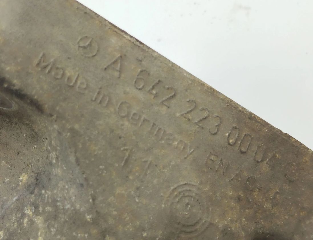 MERCEDES-BENZ E-Class W211/S211 (2002-2009) Motorfäste på vänster sida A6422230004 30240263