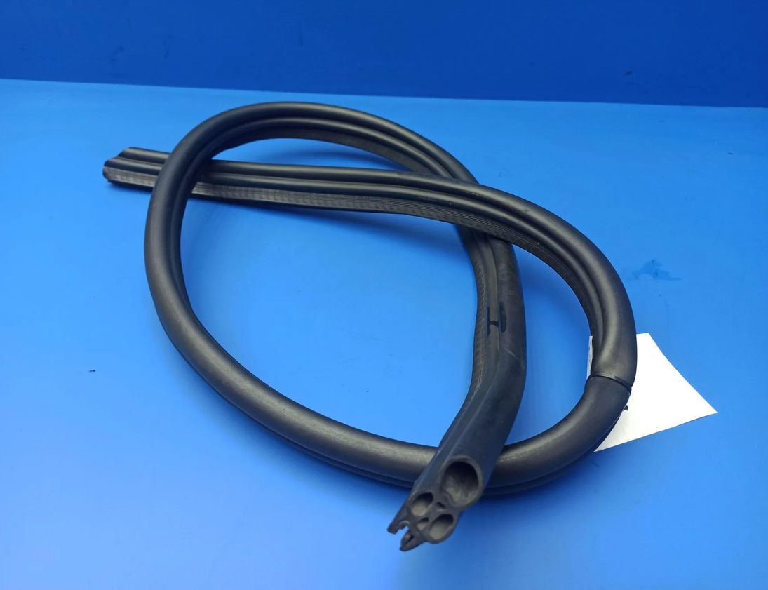 MERCEDES-BENZ S-Class W140/C140 (1991-1998) Motorrumsgummi 30243062