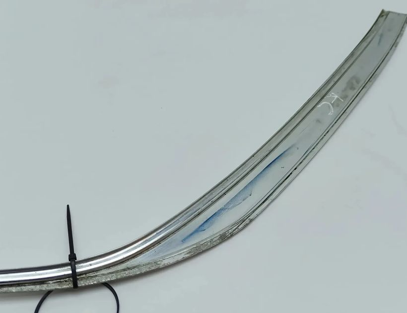 MERCEDES-BENZ W115 1 generation (1968-1976) Vänster pelare bak 30245304