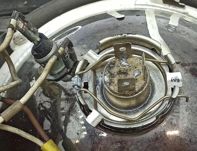 MERCEDES-BENZ W115 1 generation (1968-1976) Fram höger strålkastare 1305320131 30245898