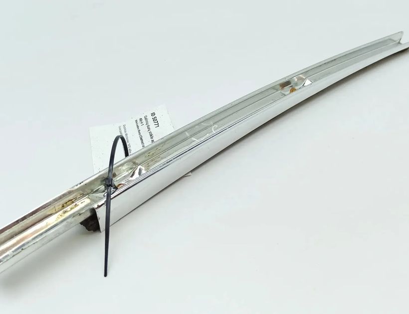 MERCEDES-BENZ W115 1 generation (1968-1976) Fönsterlister för vänster bakdörr 30246408