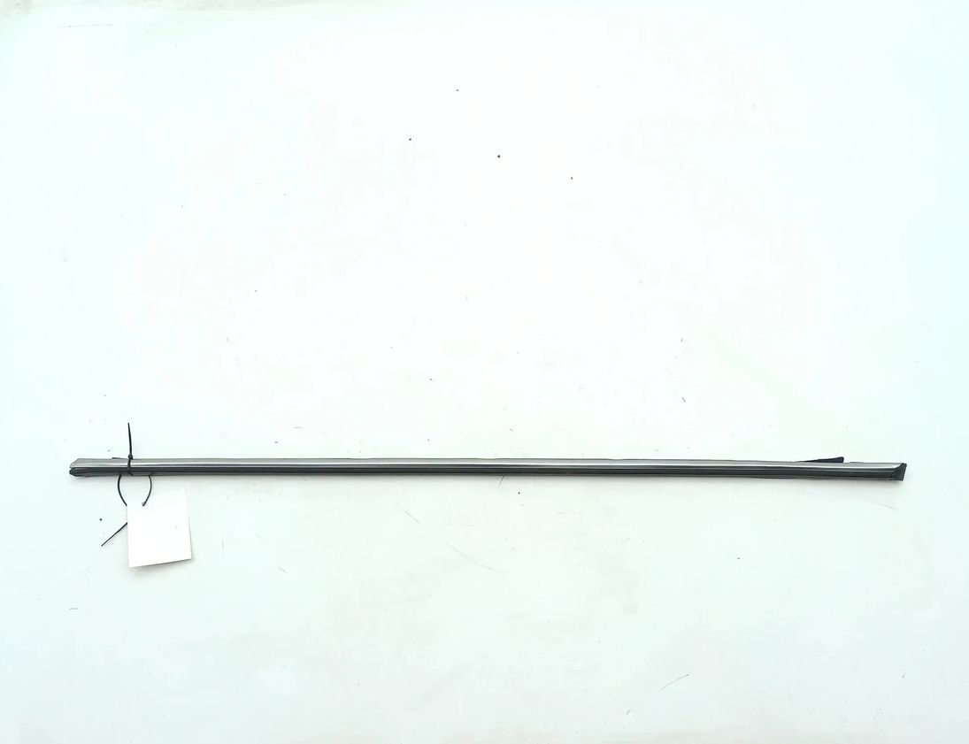 MERCEDES-BENZ W115 1 generation (1968-1976) Främre höger dörrlist 30246514