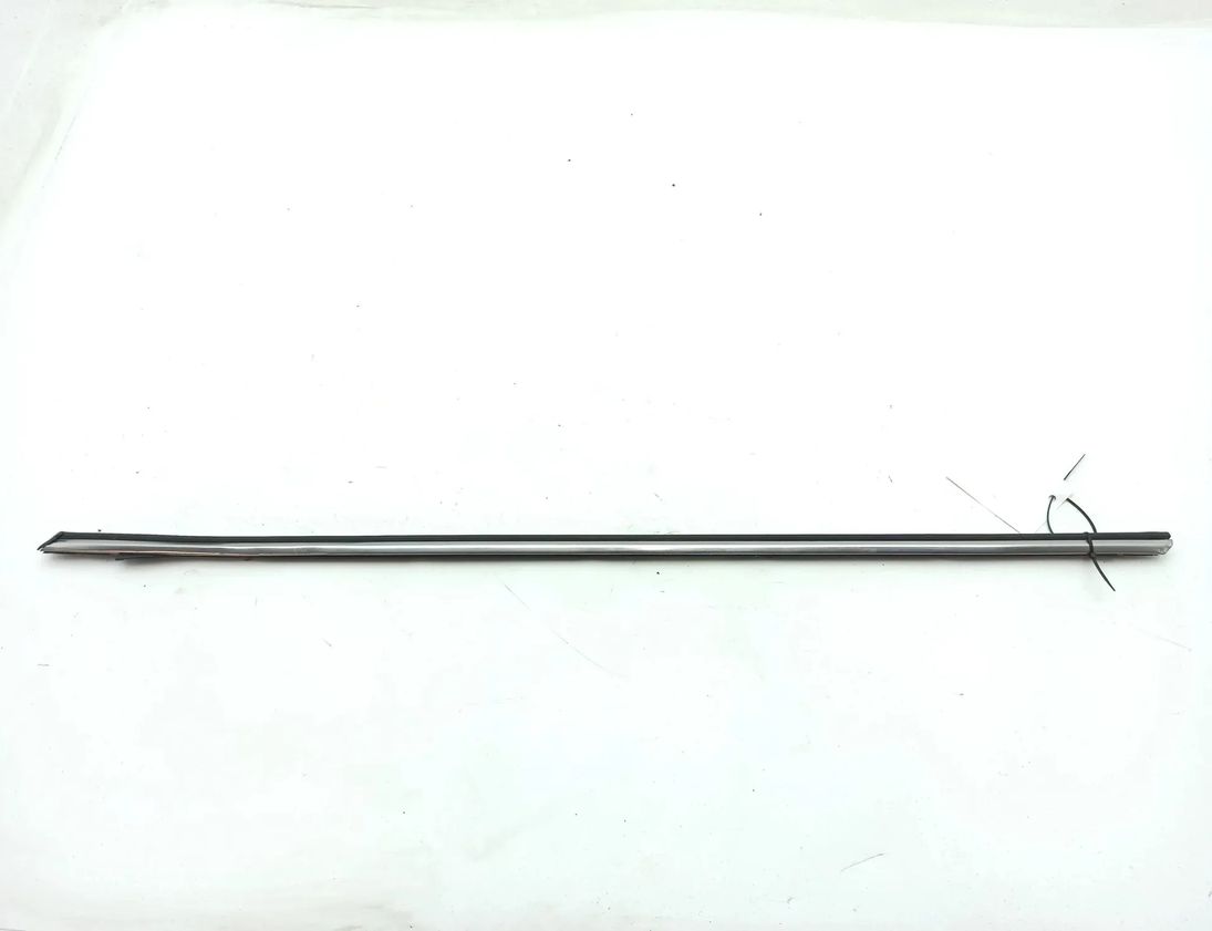 MERCEDES-BENZ W115 1 generation (1968-1976) Främre höger dörrlist 30246514