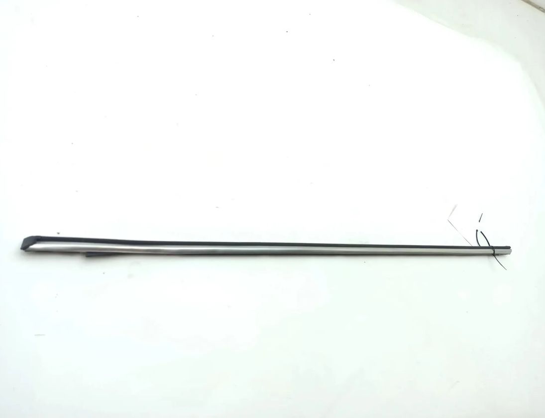 MERCEDES-BENZ W115 1 generation (1968-1976) Främre höger dörrlist 30246514