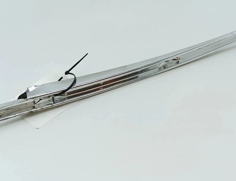 MERCEDES-BENZ W115 1 generation (1968-1976) Bakre höger dörr Fönsterlister 30248518