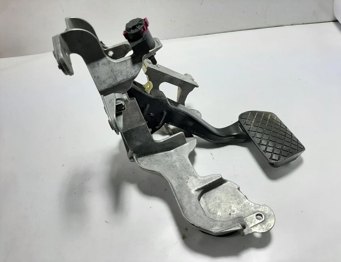 AUDI A6 allroad C7 (2012-2019) Bromspedal 4G1723117,8K0721495 17339806