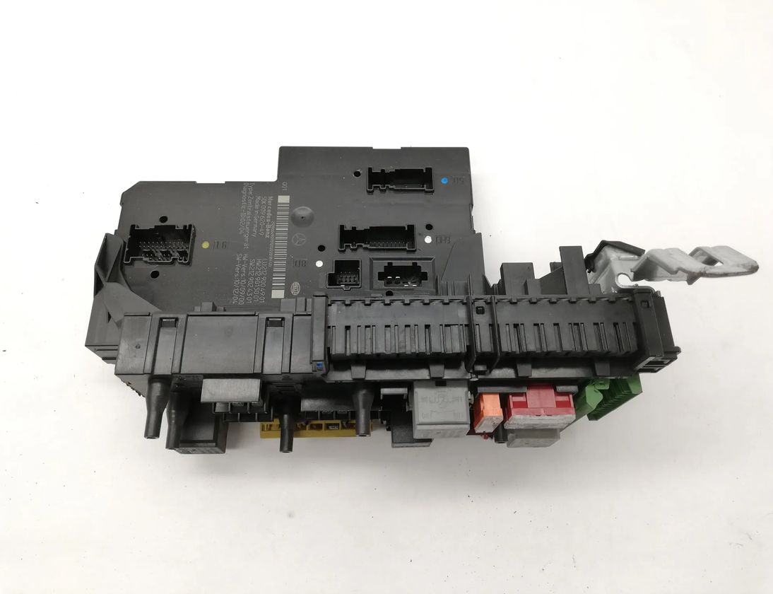 MERCEDES-BENZ E-Class W212/S212/C207/A207 (2009-2016) Säkringsdosa 2129004901 20393937