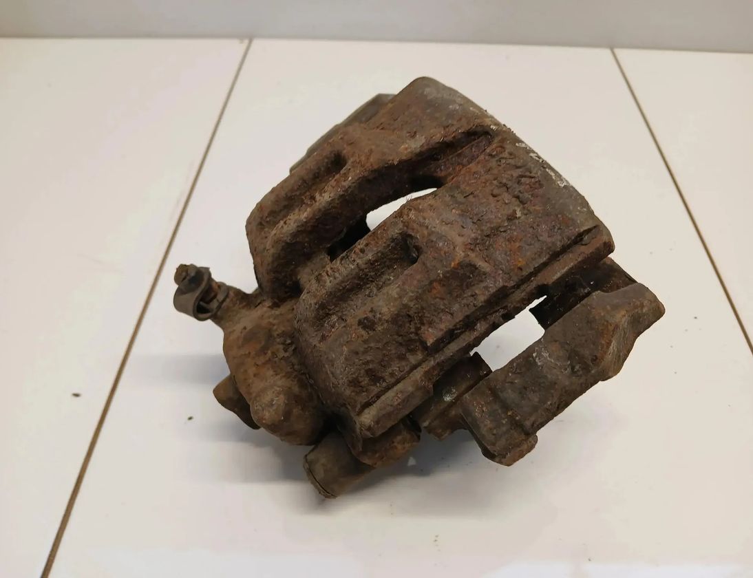 BMW 3 Series E90/E91/E92/E93 (2004-2013) Bromsok vänster bak 29745372