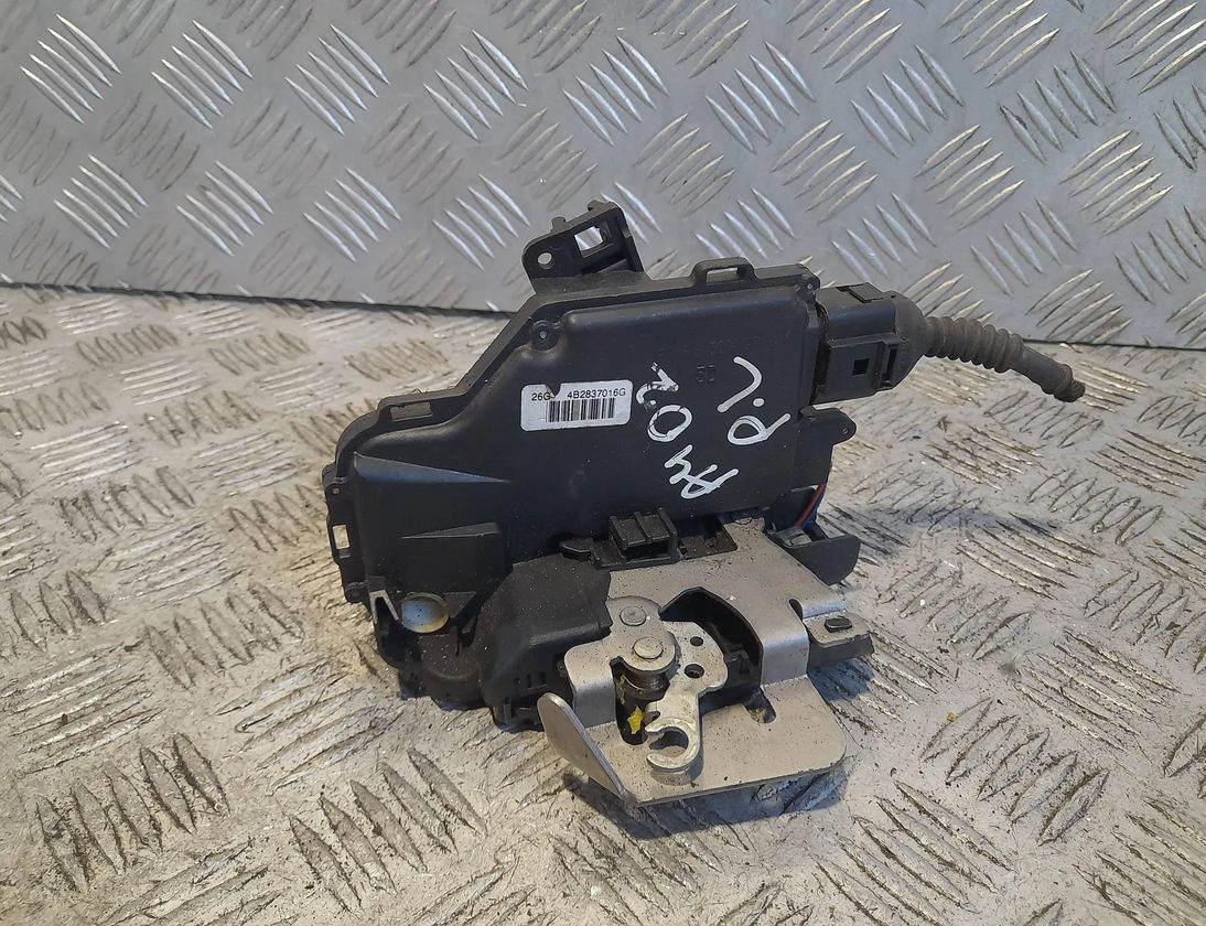 AUDI A4 B7/8E (2004-2008) Främre höger dörrlås 4B2837016G 29754527