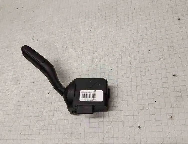 AUDI A4 B6/8E (2000-2005) Farthållarspaksratt 8E0953521D 32527430