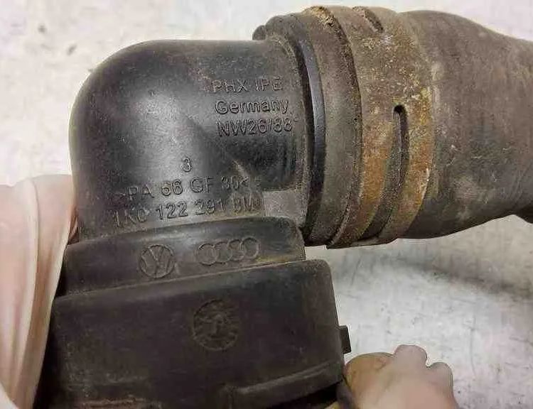 SKODA Octavia 2 generation (2004-2013) Kylvätskeslangrör 1K0122291BM,1K0122291B 32561439