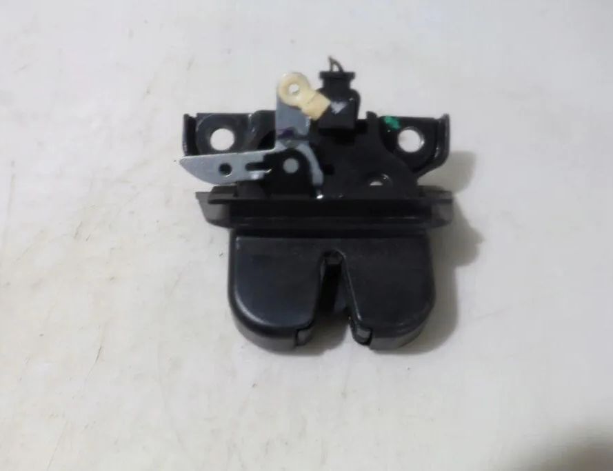 AUDI A2 8Z (1999-2005) Bakluckans bagagerumslås 32888195