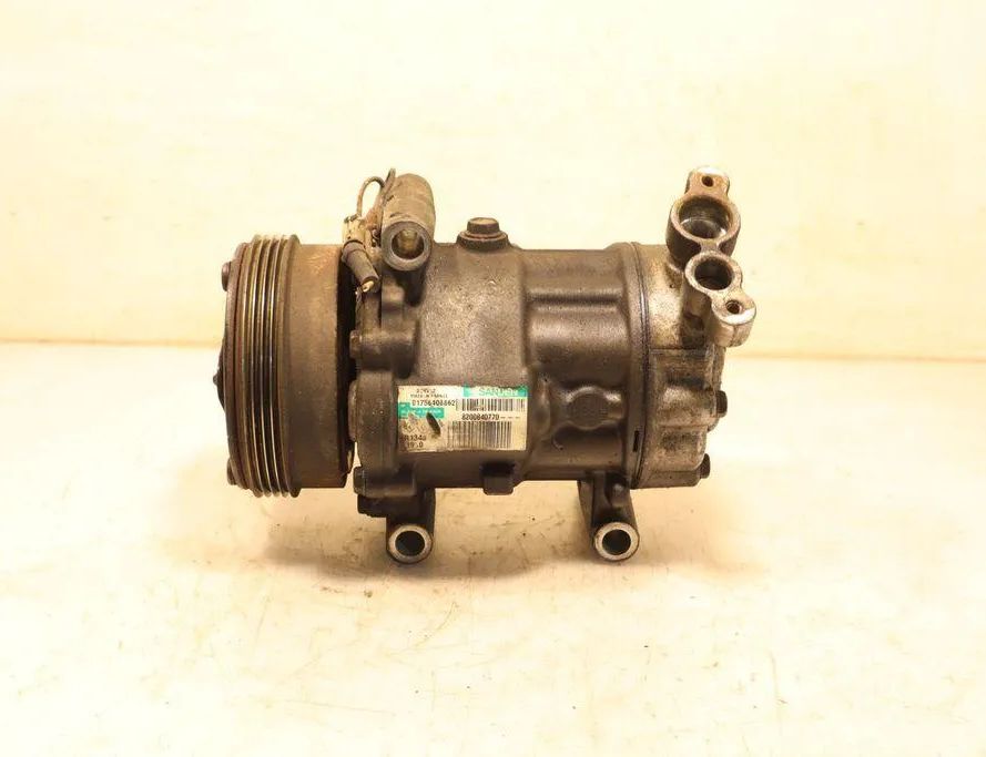 RENAULT Thalia 2 generation (2008-2012) Luftkonditioneringspump 32937487