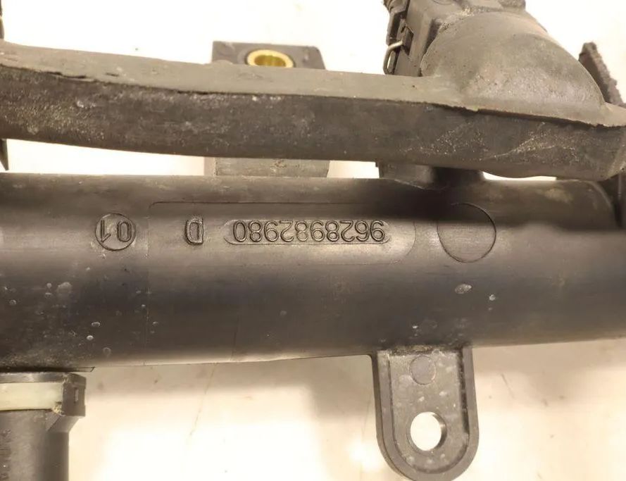 PEUGEOT 206 1 generation (1998-2009) Bränsleskena 9628982980 32943724