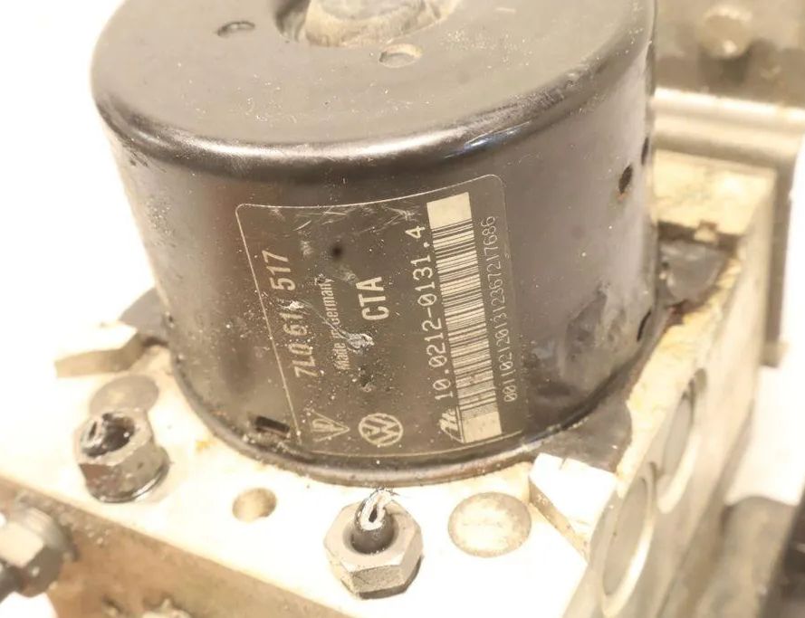 VOLKSWAGEN Touareg 1 generation (2002-2010) ABS pump 32945453