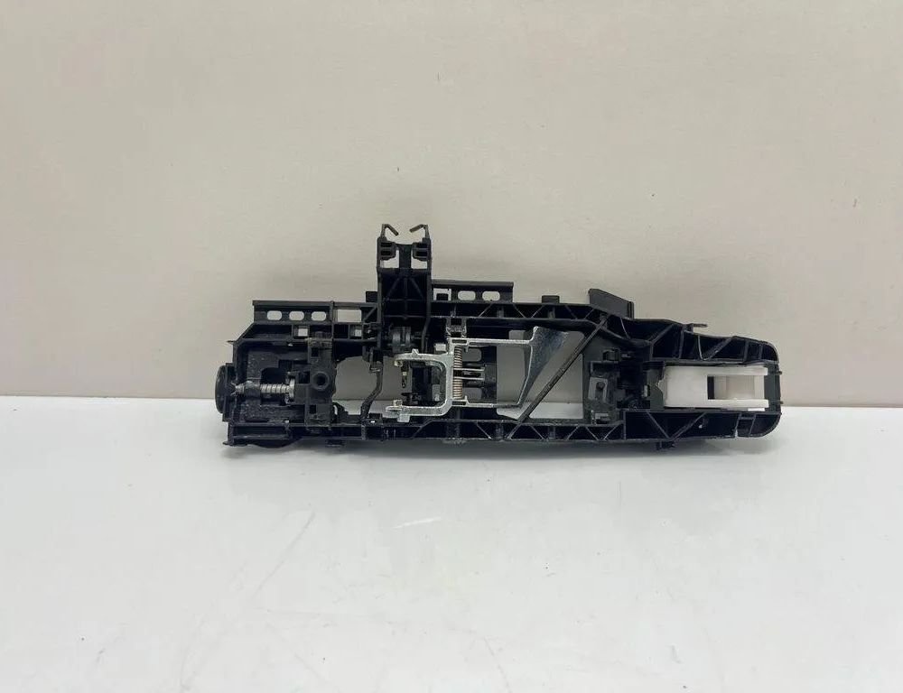 MERCEDES-BENZ C-Class W205/S205/C205 (2014-2023) Bakre högra dörrens yttre handtag A0997601800,0115005000E 31997733