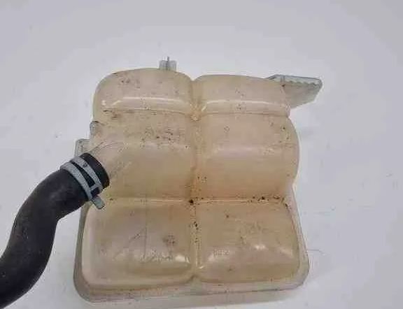 FORD Kuga 1 generation (2008-2013) Expansionskärl 8v618k218a 32435102