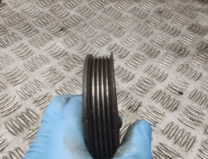 VOLKSWAGEN Passat B5 (1996-2005) Servopumpsremskiva 058145255b 28972557