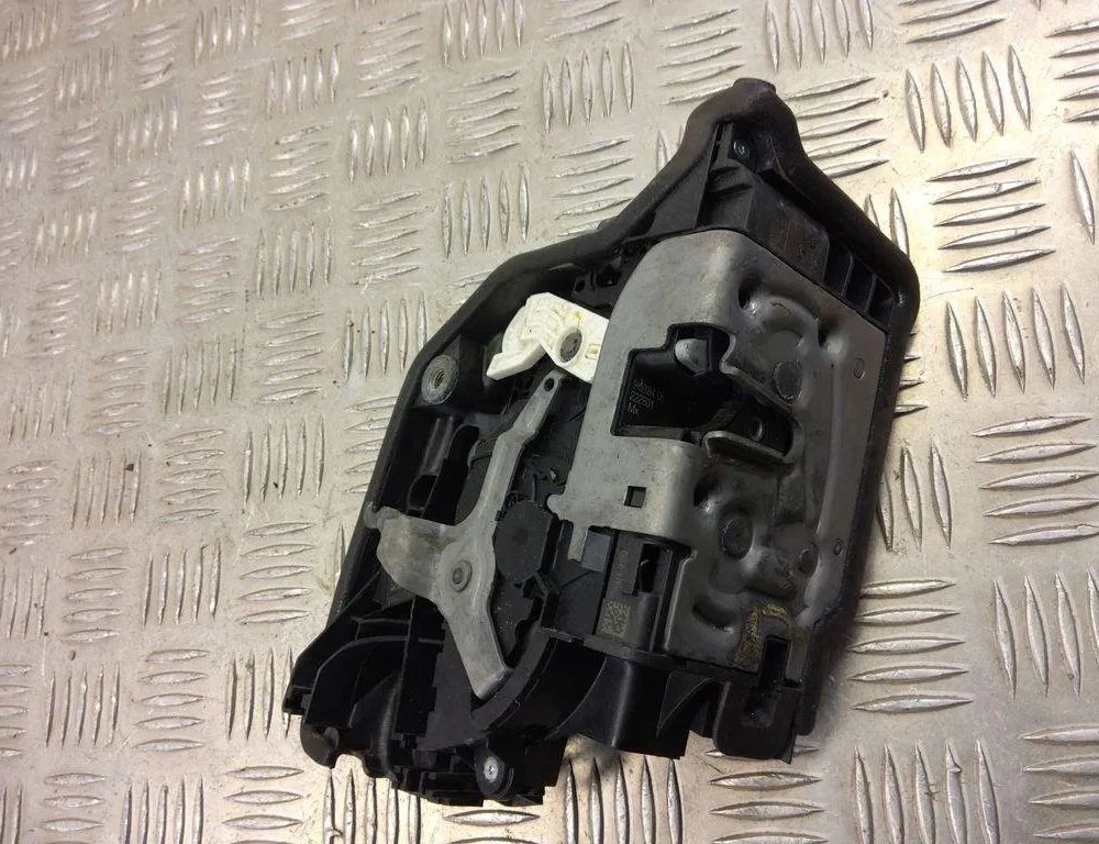 BMW X3 G01 (2017-2024) Främre höger dörrlås 9492094 30999278