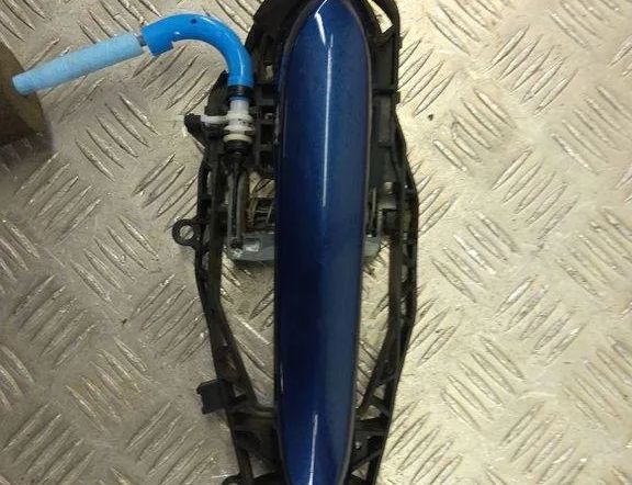 BMW X3 G01 (2017-2024) Utvändigt handtag för skjutdörr på vänster sida 9881776 30999427