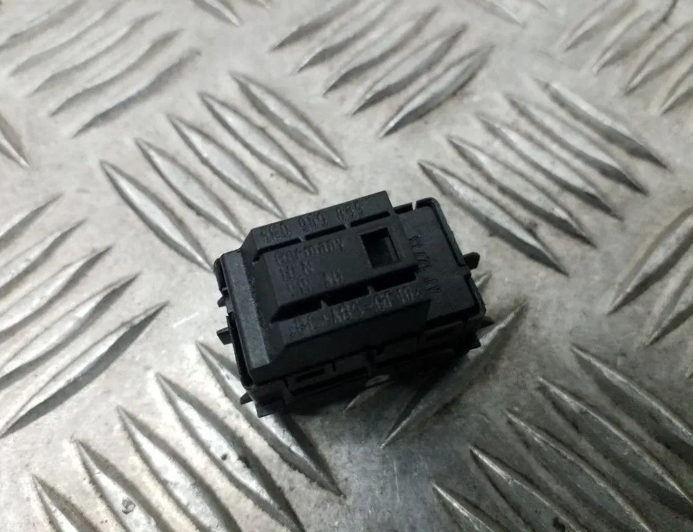 SKODA Octavia 3 generation (2013-2020) Vänster främre dörrfönsterbrytare 5E0959855 34747269