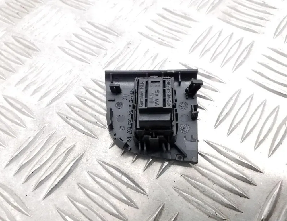 SKODA Octavia 3 generation (2013-2020) Bakre höger dörrfönsterkontrollbrytare 5E0867186,5E0959855 34746888