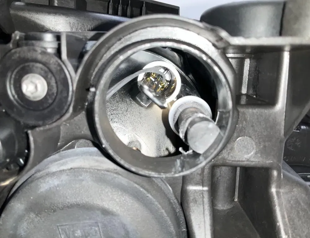 VOLKSWAGEN Amarok 1 generation (2010-2022) Fram vänster strålkastare 2H3941005 34706672