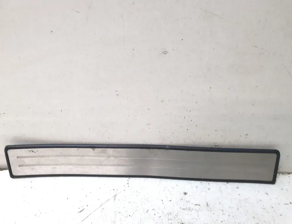 SKODA Superb 1 generation (2001-2008) Vänster tröskelbeklädnad bak 3U0853557J 33515258