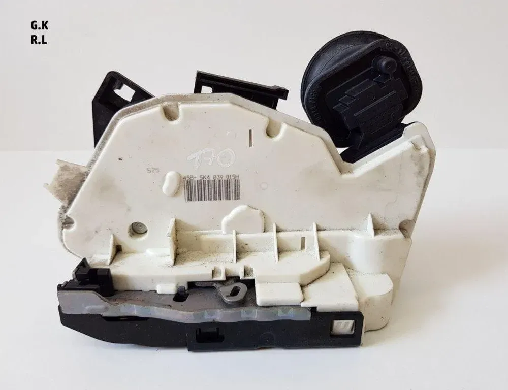 VOLKSWAGEN Golf 8 generation (2019-2023) Bakre vänstra dörrlås 5K4839015H 31299556