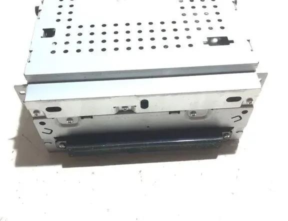 VOLVO V70 2 generation (2000-2008) Musikspelare med GPS 31260541 33399389