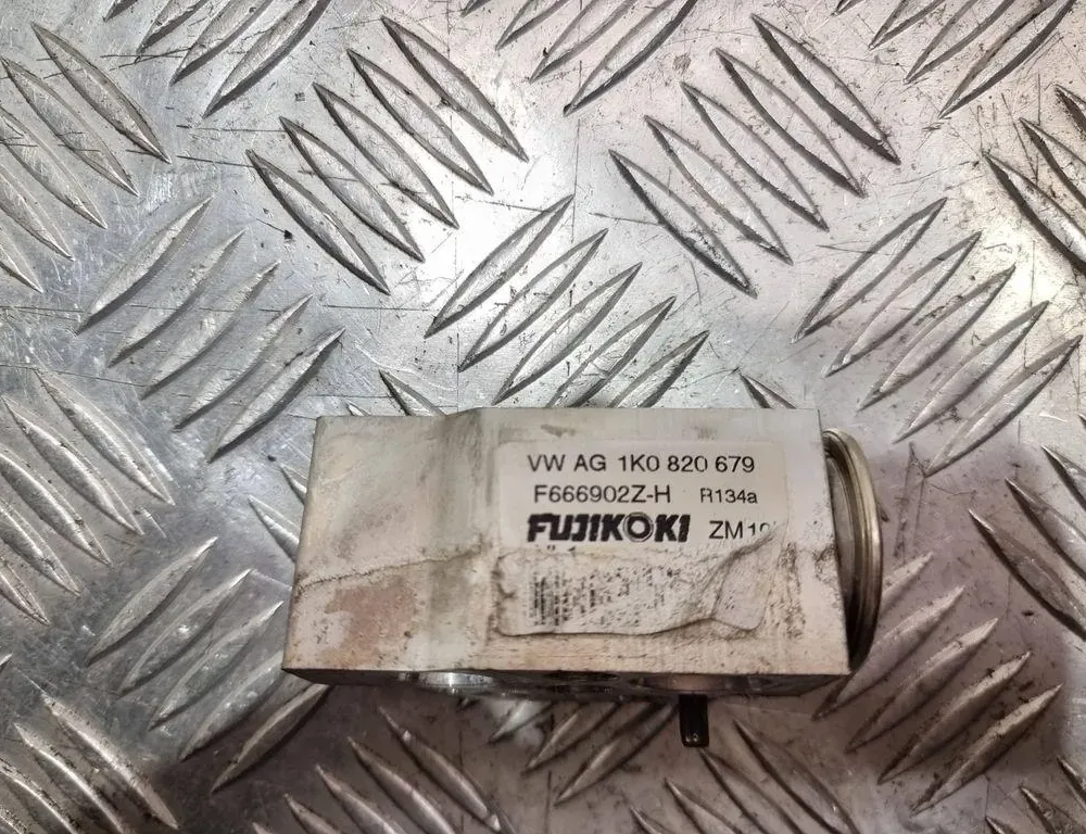 SKODA Octavia 2 generation (2004-2013) Luftkonditioneringens expansionsventil 1K0820679 33179601