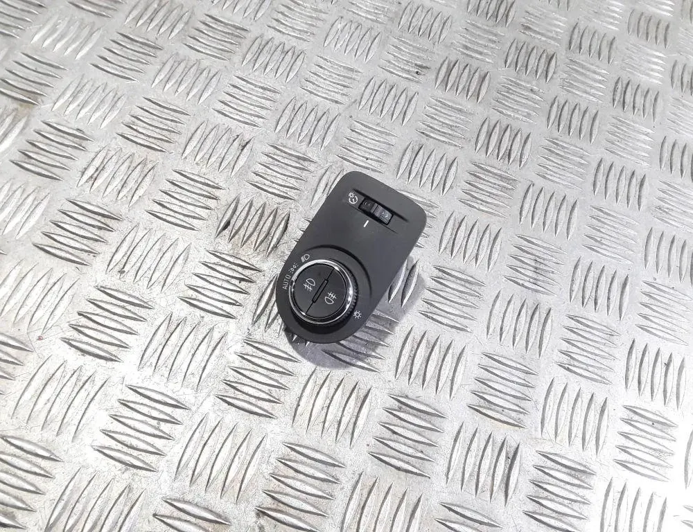 OPEL Crossland X 1 generation (2017-2023) Strålkastarbrytare kontrollenhet 39050760,7305N530760 33529527