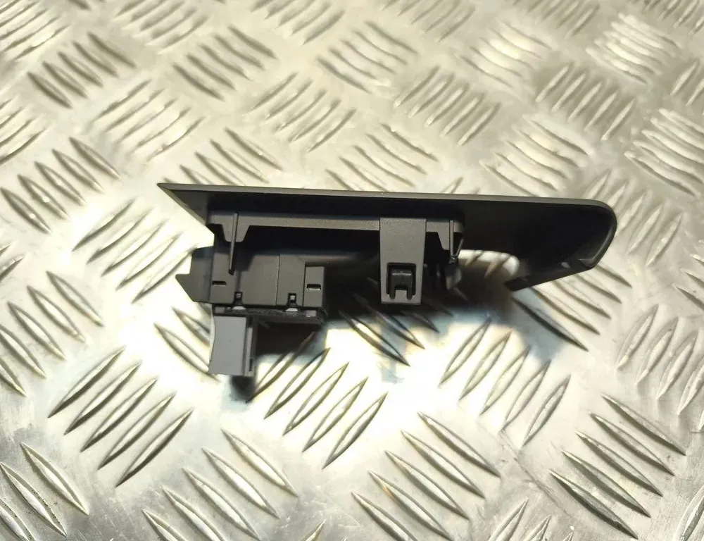 VOLKSWAGEN Passat B7 (2010-2015) Bakre höger dörrfönsterkontrollbrytare 3AA868750 34062747