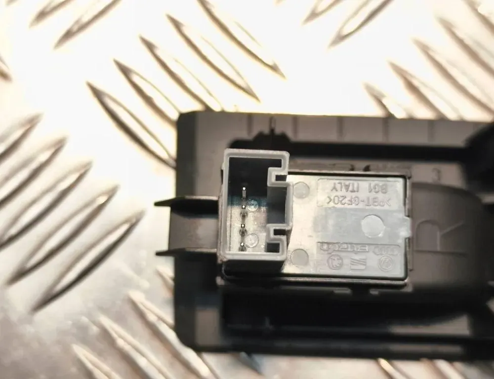 VOLKSWAGEN Passat B7 (2010-2015) Bakre höger dörrfönsterkontrollbrytare 3AA868750 34062747