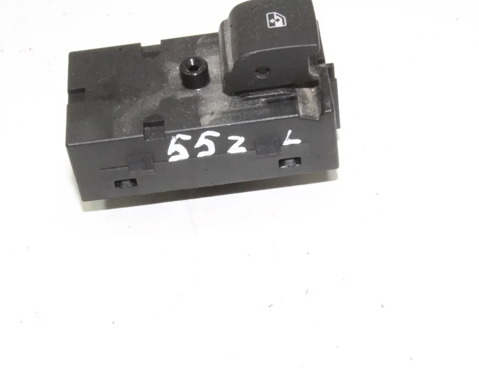 OPEL Mokka 1 generation (2012-2015) Vänster bakdörr fönsterkontrollbrytare 13301888 20679737