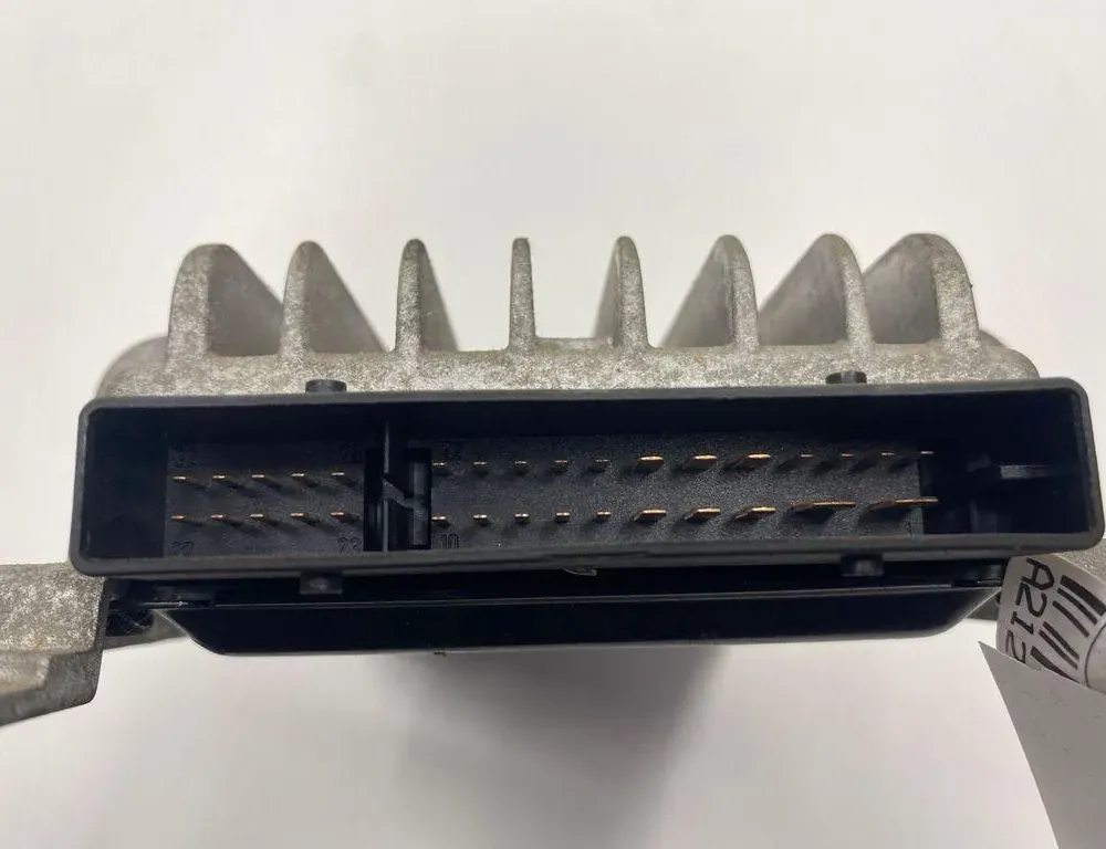 AUDI A4 B6/8E (2000-2005) Ljudförstärkare 8H0035223B 33273333