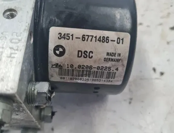BMW 3 Series E90/E91/E92/E93 (2004-2013) ABS pump 33286081