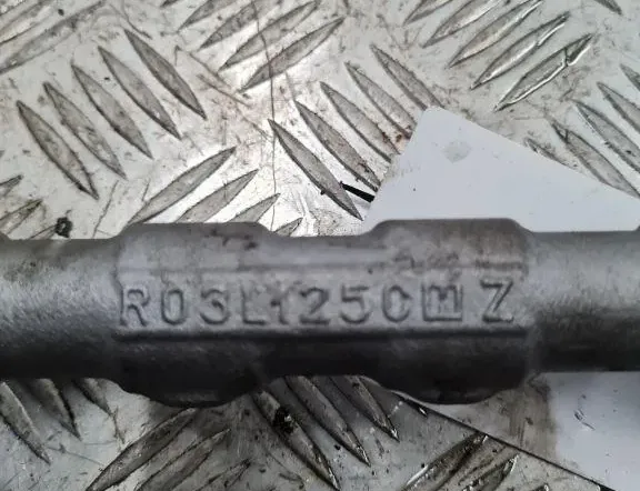 AUDI A4 B6/8E (2000-2005) Bränsleskena 03L130089Q 33294514