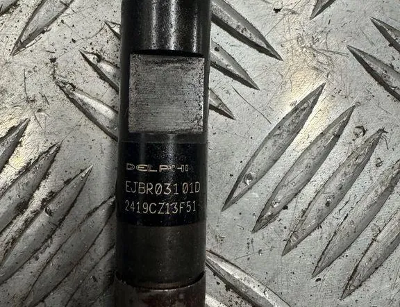 NISSAN Note 1 generation (2005-2014) Bränsleinsprutare 33302649