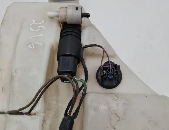 VOLKSWAGEN Touareg 1 generation (2002-2010) Fönsterspolartank 7L0955453D 33389660