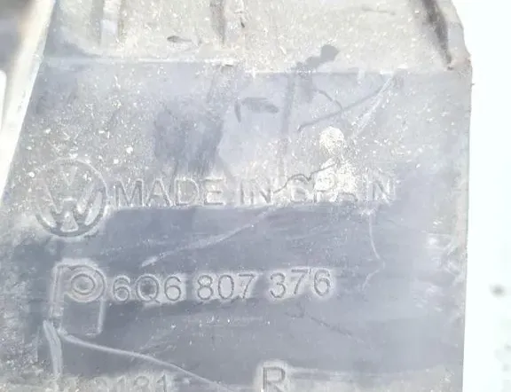 VOLKSWAGEN Polo 4 generation (2001-2009) Bakre höger stötfångarfäste 6Q6807376 33390094