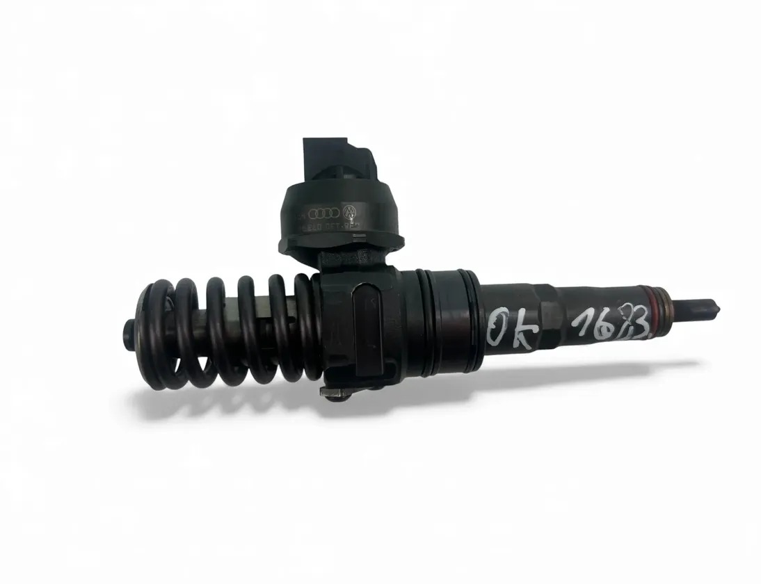 VOLKSWAGEN Caddy 3 generation (2004-2015) Bränsleinsprutare 038130073BN,0414720313 33482076