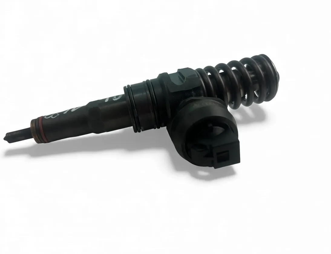 VOLKSWAGEN Caddy 3 generation (2004-2015) Bränsleinsprutare 038130073BN,0414720313 33482076